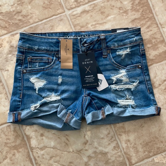 Women’s American Eagle Jean Short - Picture 1 of 5